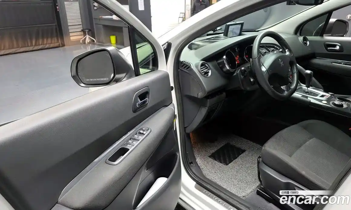Peugeot 3008 2013 1.6 автомат (гидро), фото 11