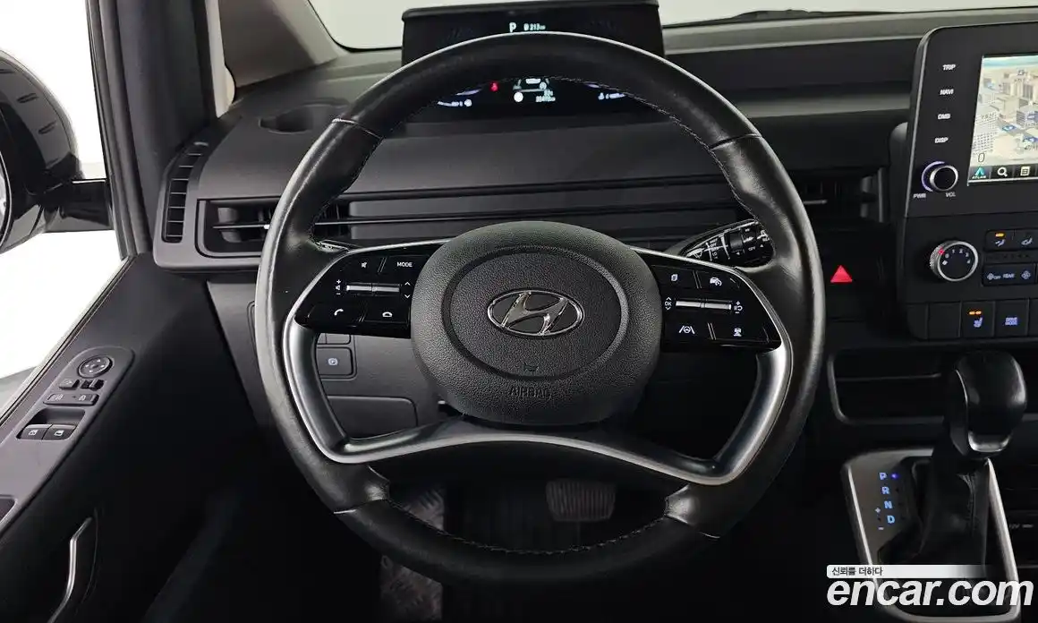 Hyundai Staria 2021 2.2 автомат (гидро), фото 13