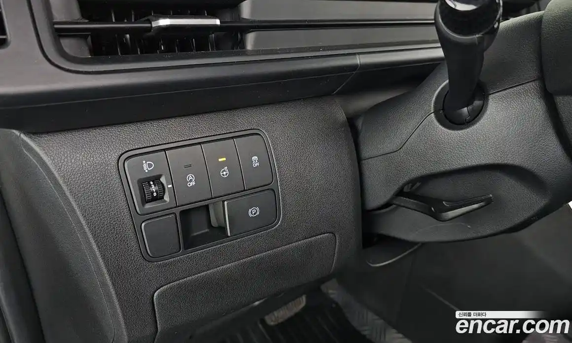 Hyundai Staria 2021 2.2 автомат (гидро), фото 19