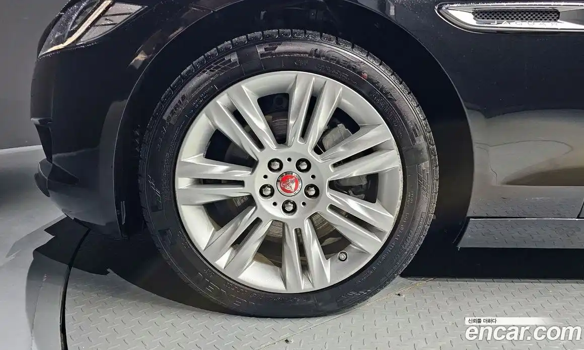 Jaguar XF 2018 2.0 гидро, фото 5