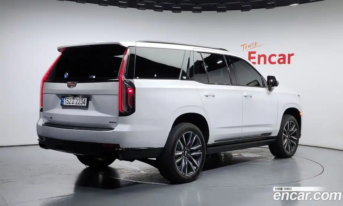Cadillac Escalade 2022 6.2 гидро, фото 2