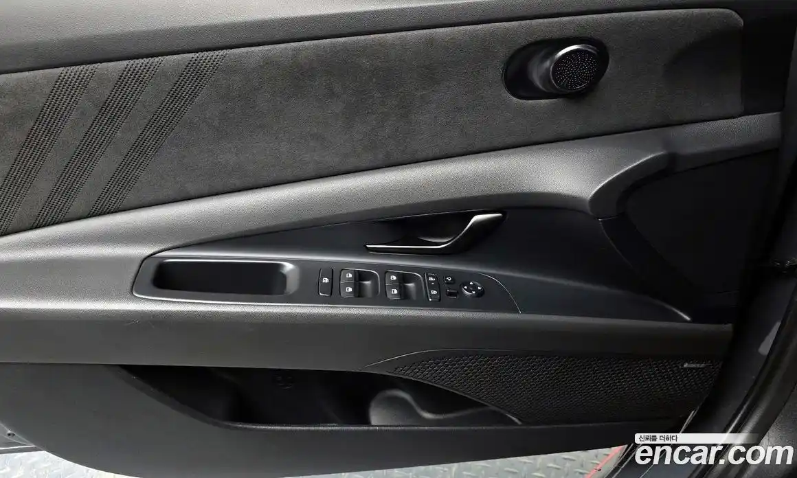 Hyundai Avante 2024 2.0 автомат (гидро), фото 13