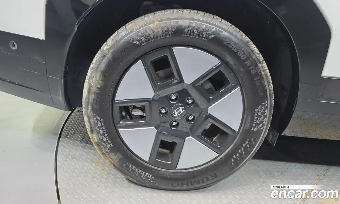 Hyundai Santa Fe 2024 1.6 автомат (гидро), фото 5