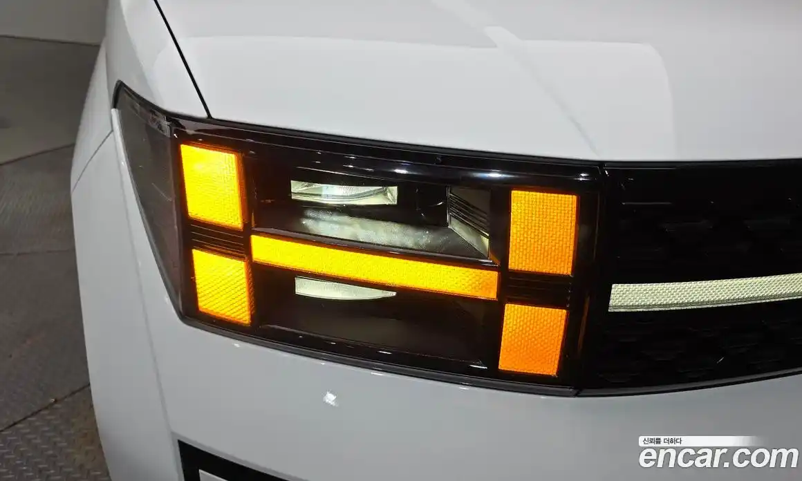 Hyundai Santa Fe 2024 1.6 автомат (гидро), фото 8