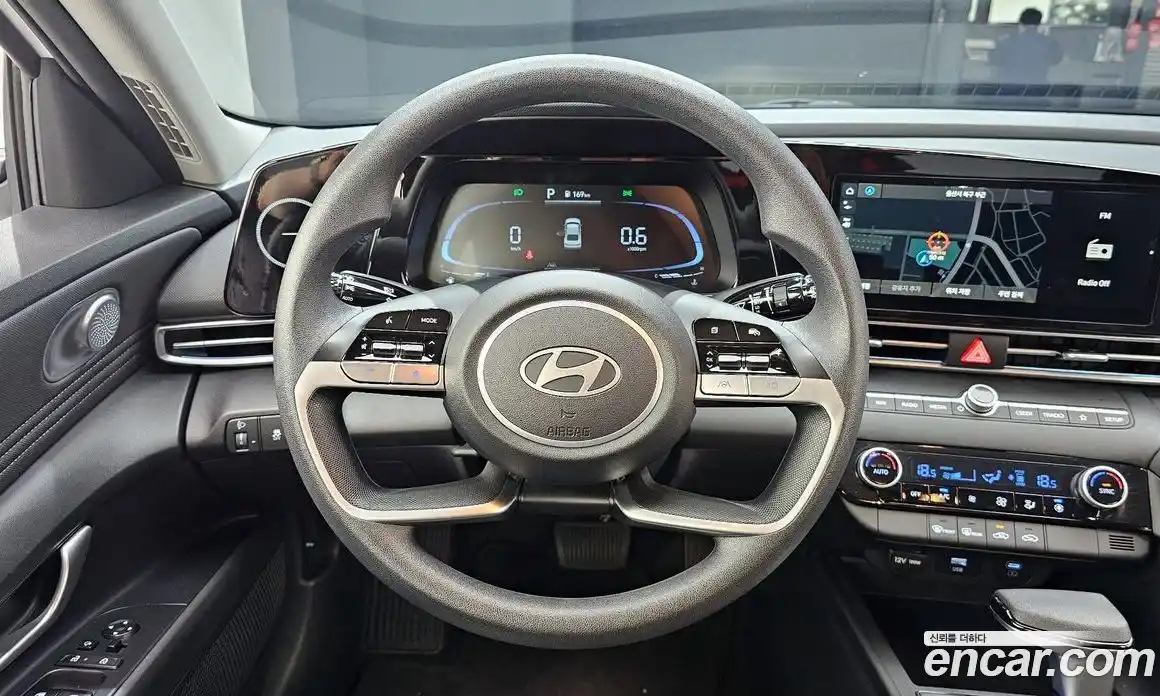 Hyundai Avante 2023 1.6 автомат (гидро), фото 12