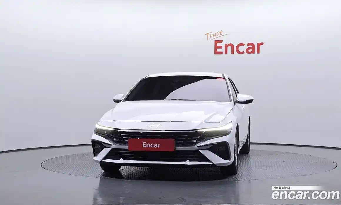 Hyundai Avante 2023 1.6 автомат (гидро), фото 3