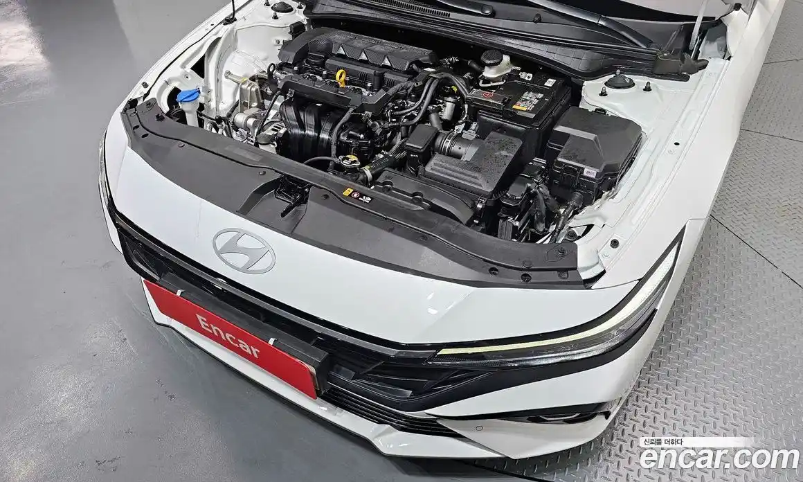 Hyundai Avante 2023 1.6 автомат (гидро), фото 6