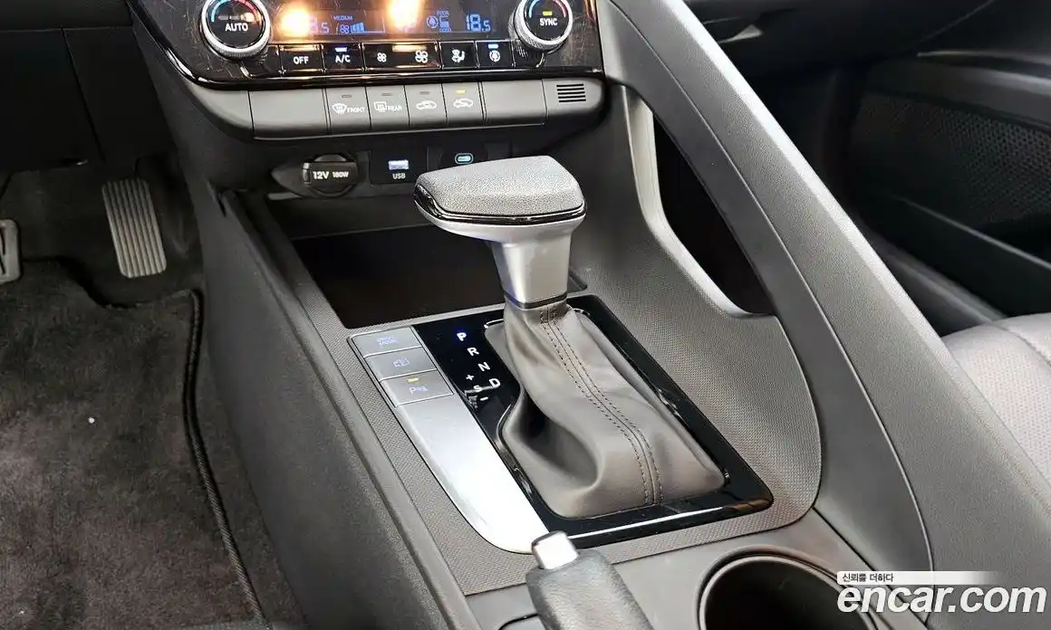 Hyundai Avante 2023 1.6 автомат (гидро), фото 9