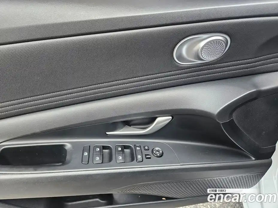 Hyundai Avante 2023 1.6 автомат (гидро), фото 18