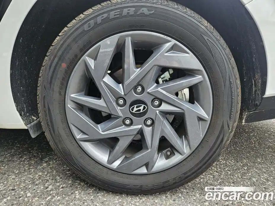 Hyundai Avante 2023 1.6 автомат (гидро), фото 20