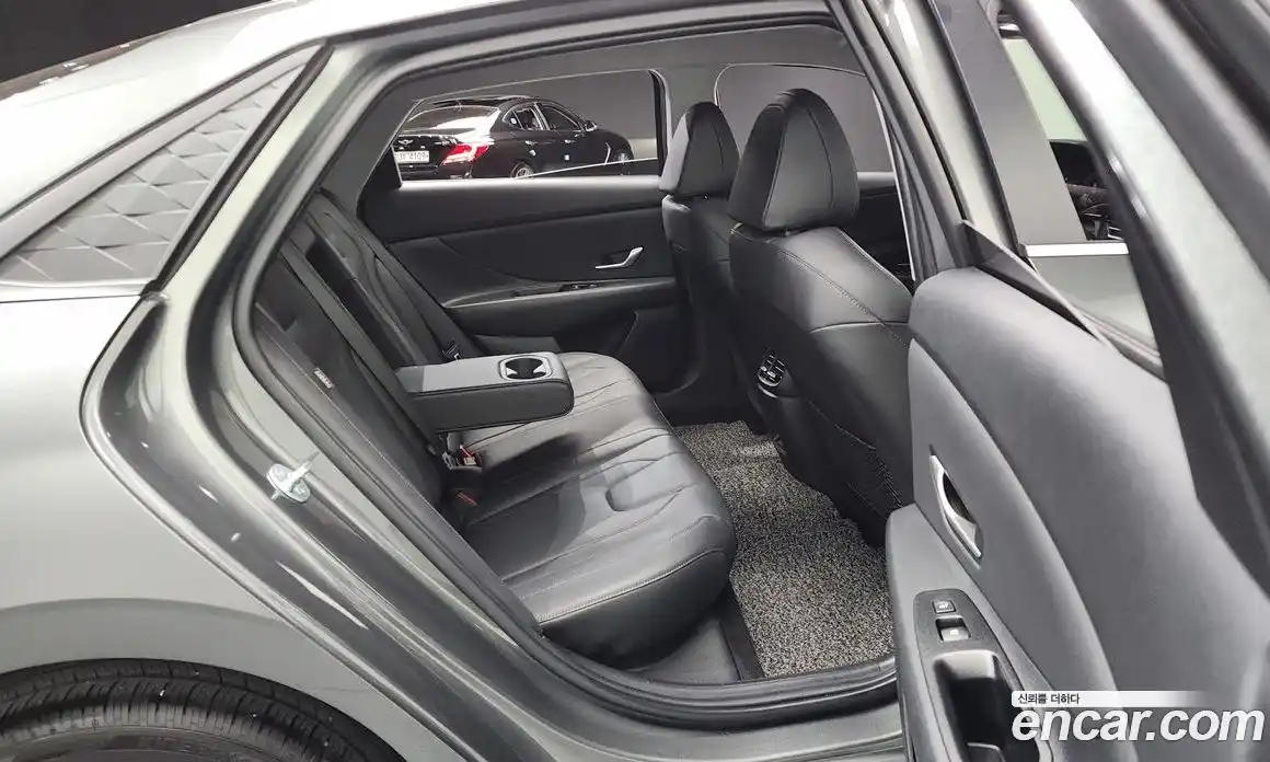 Hyundai Avante 2024 1.6 автомат (гидро), фото 17