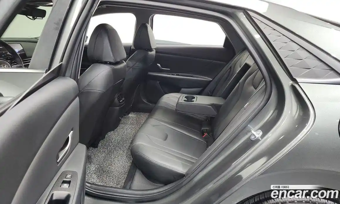 Hyundai Avante 2024 1.6 автомат (гидро), фото 18