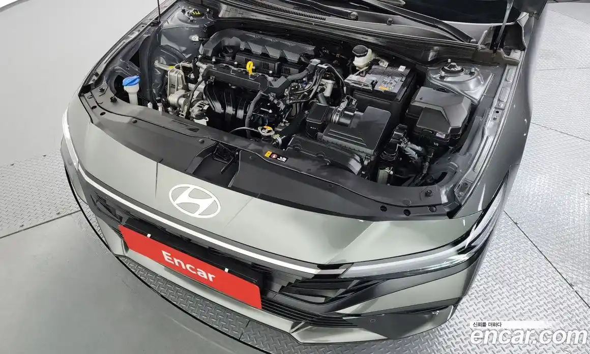 Hyundai Avante 2024 1.6 автомат (гидро), фото 6