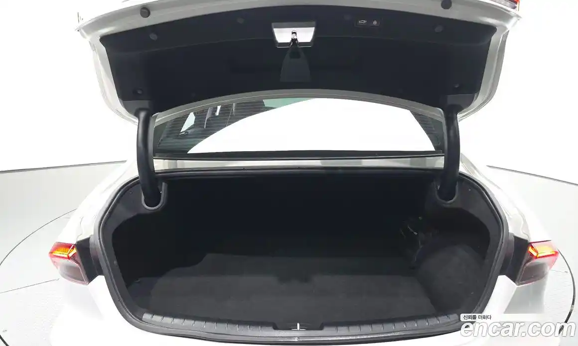 Hyundai Grandeur 2022 2.4 автомат (гидро), фото 20