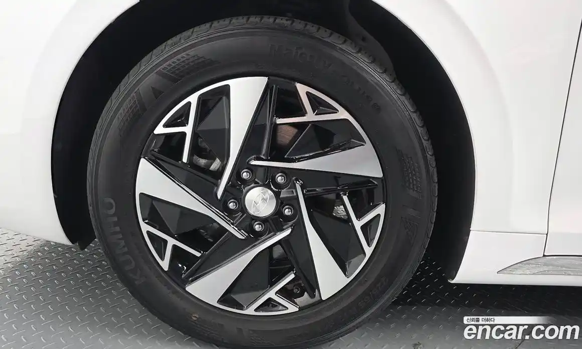 Hyundai Grandeur 2022 2.4 автомат (гидро), фото 5