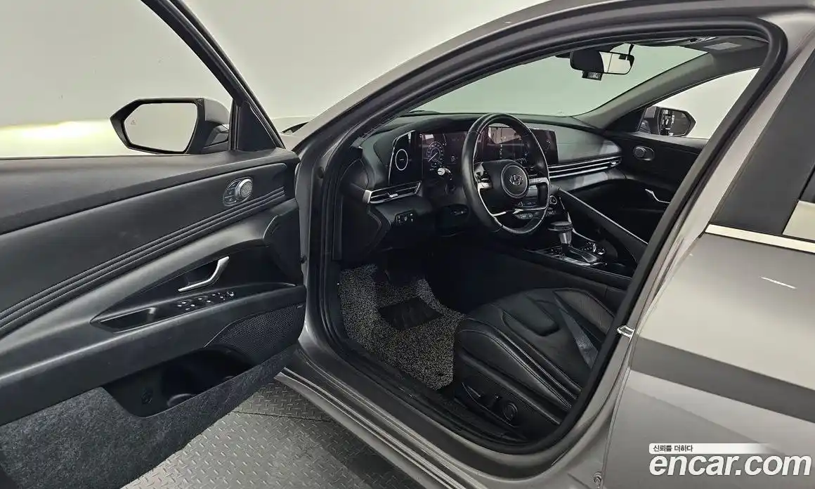 Hyundai Avante 2022 1.6 автомат (гидро), фото 13