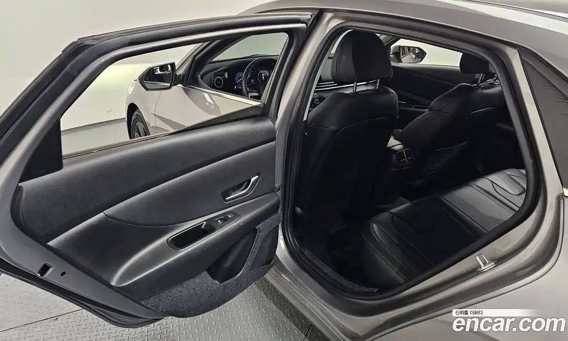 Hyundai Avante 2022 1.6 автомат (гидро), фото 23