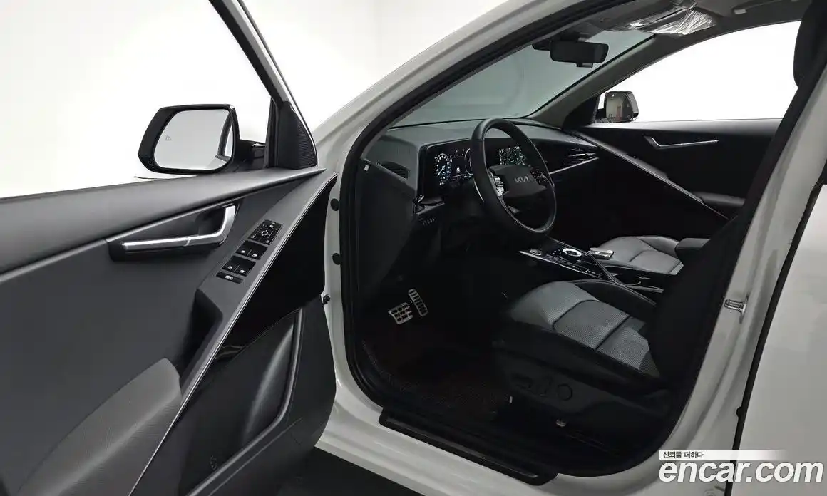 Kia Niro 2025 1.6 автомат (гидро), фото 12
