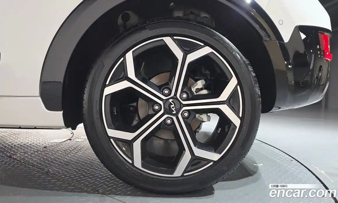 Kia Niro 2025 1.6 автомат (гидро), фото 6