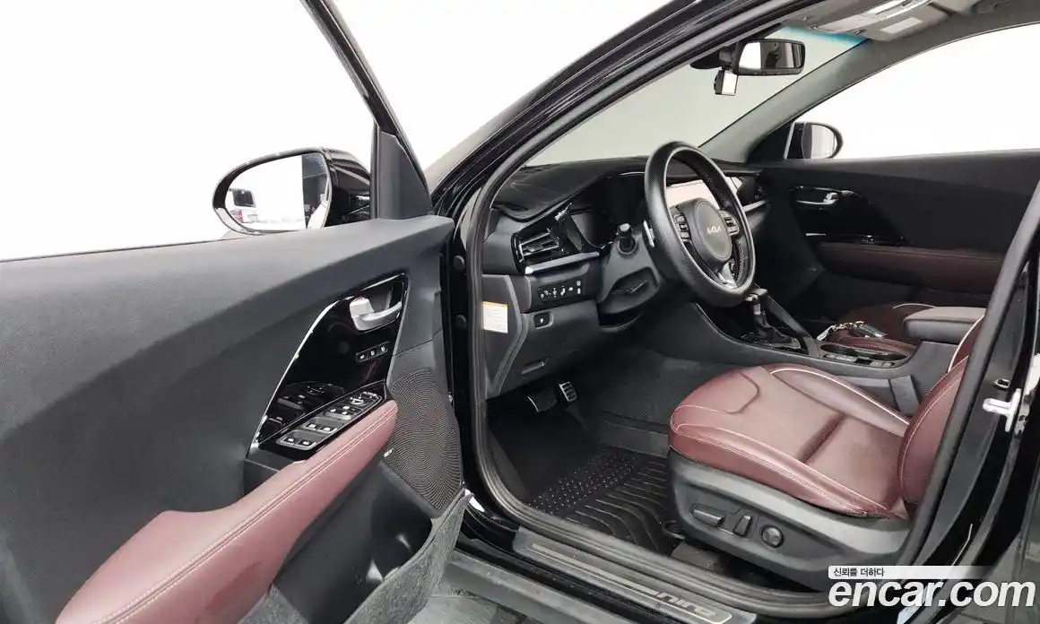 Kia Niro 2021 1.6 автомат (гидро), фото 12