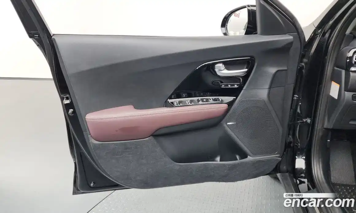 Kia Niro 2021 1.6 автомат (гидро), фото 13