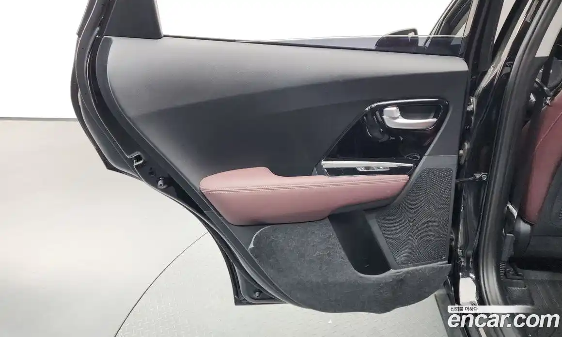Kia Niro 2021 1.6 автомат (гидро), фото 14