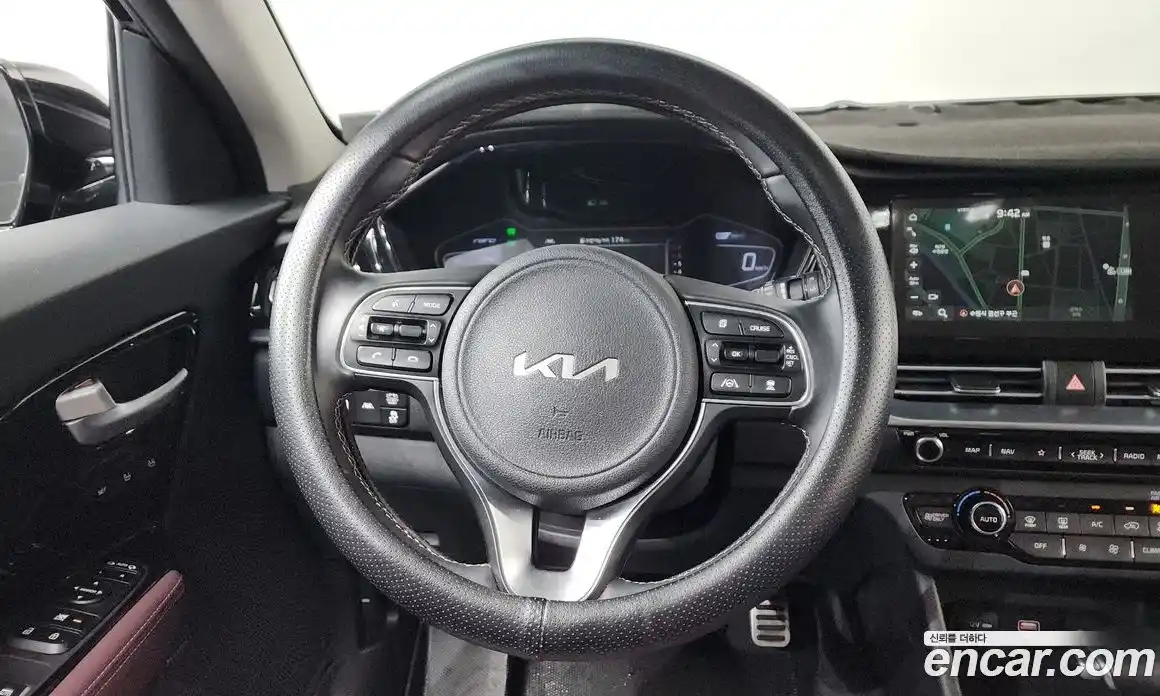 Kia Niro 2021 1.6 автомат (гидро), фото 19