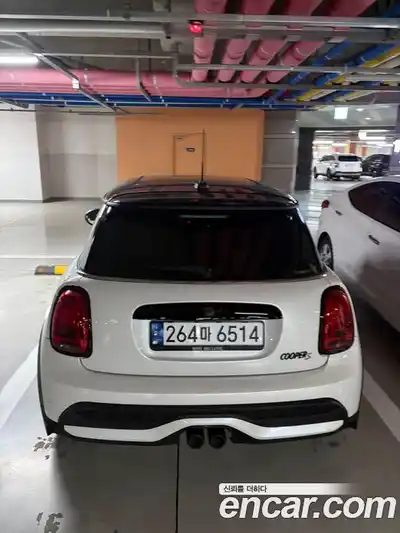 Mini Cooper 2023 2.0 автомат (гидро), миниатюра 3