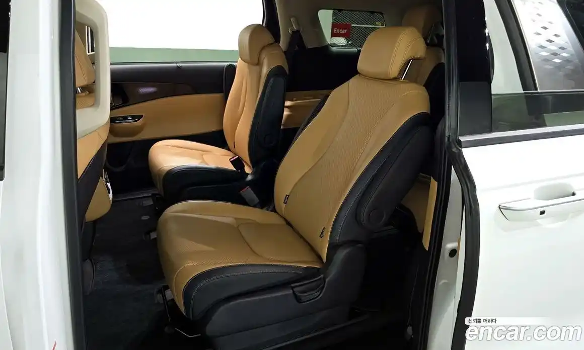 Kia Carnival 2022 2.2 автомат (гидро), фото 17
