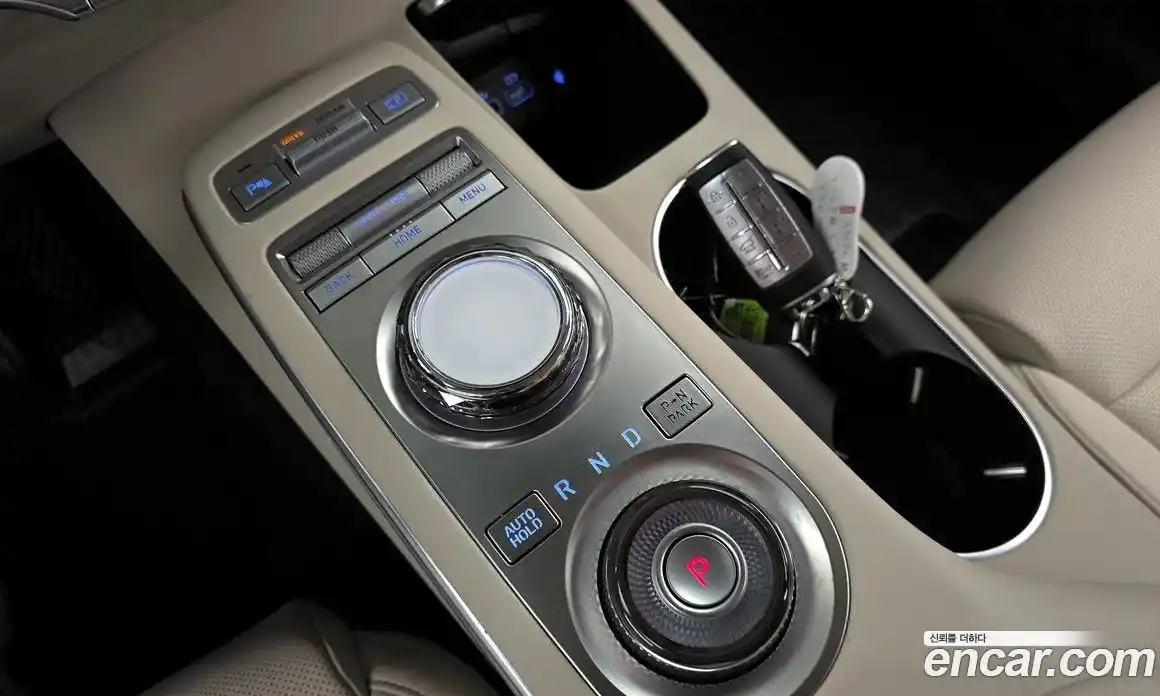 Genesis GV70 2024 2.5 автомат (гидро), фото 12