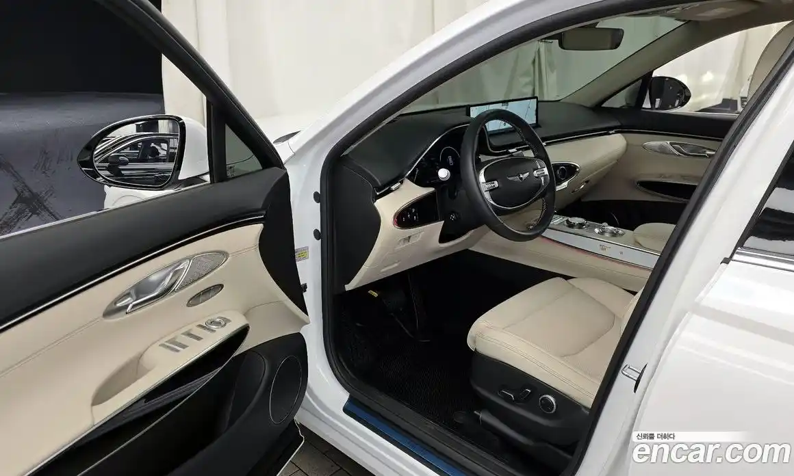 Genesis GV70 2024 2.5 автомат (гидро), фото 13