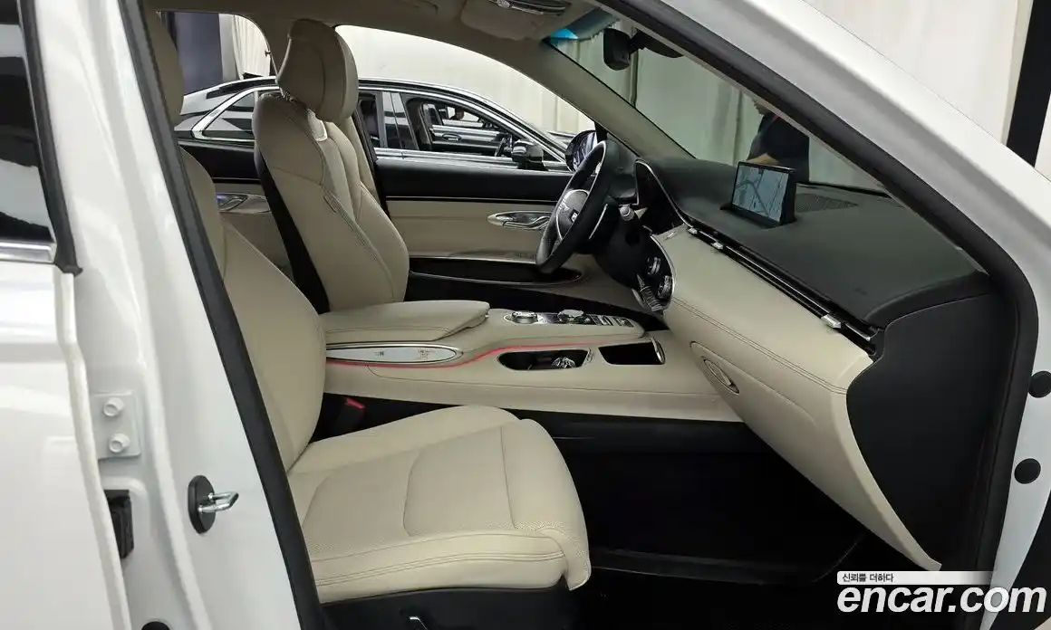 Genesis GV70 2024 2.5 автомат (гидро), фото 16