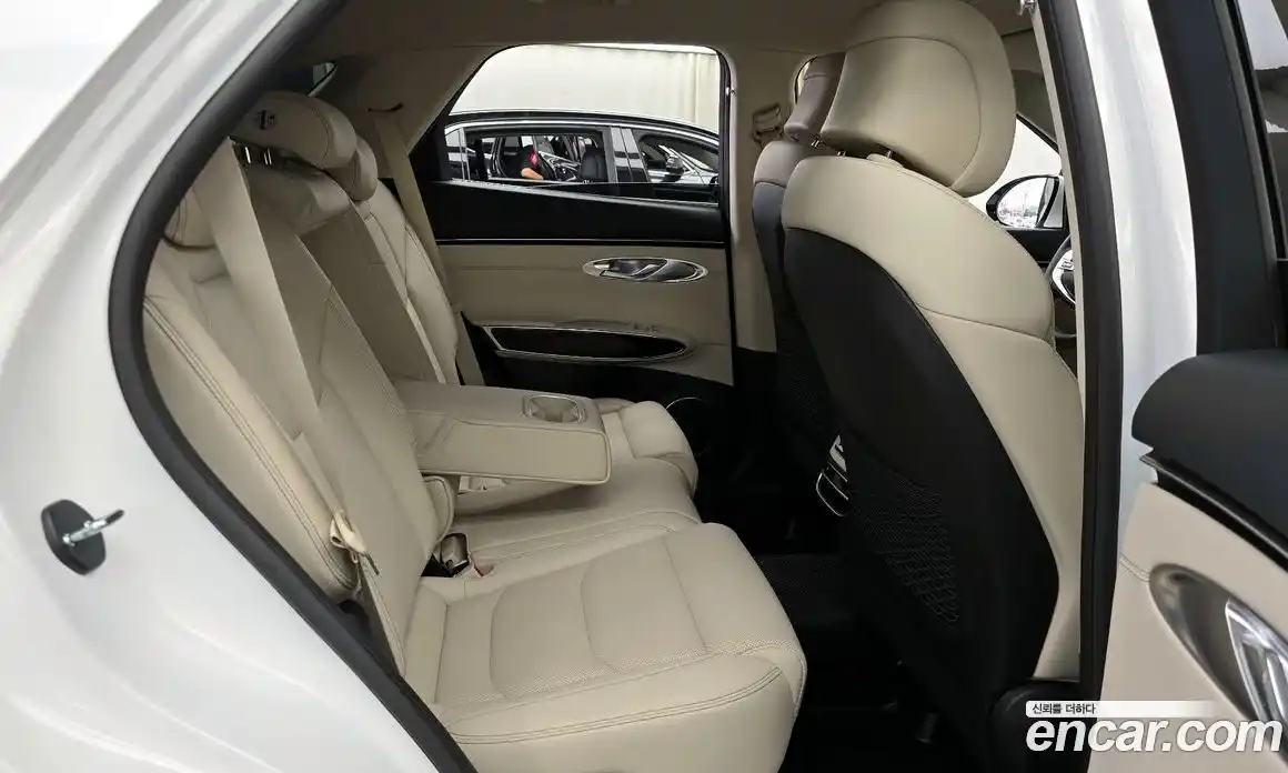 Genesis GV70 2024 2.5 автомат (гидро), фото 17