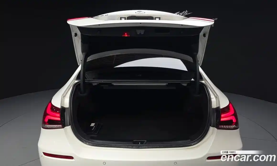 Mercedes-Benz A-Class 2021 1.9 гидро, фото 19