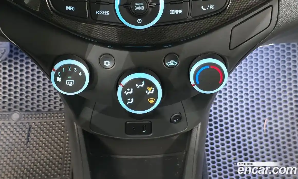 Chevrolet Spark 2014 1.0 автомат (гидро), фото 24