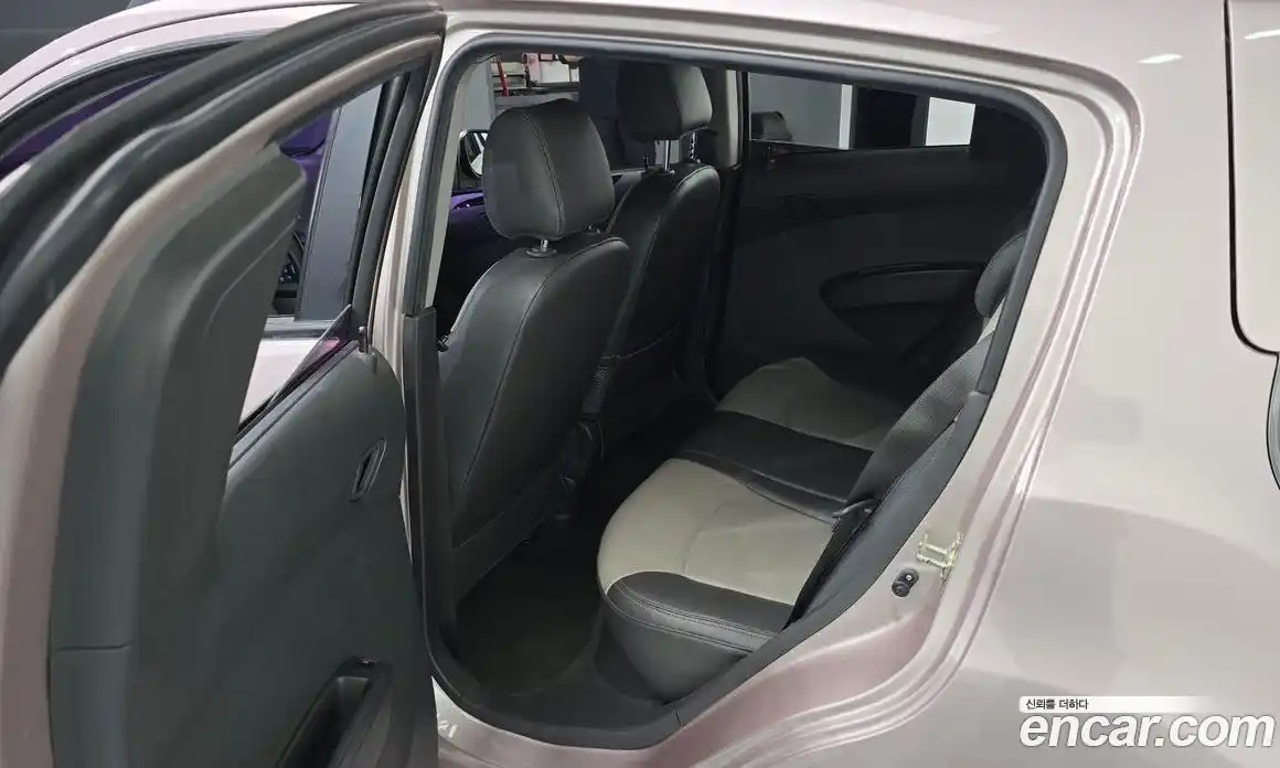 Chevrolet Spark 2011 1.0 автомат (гидро), фото 11