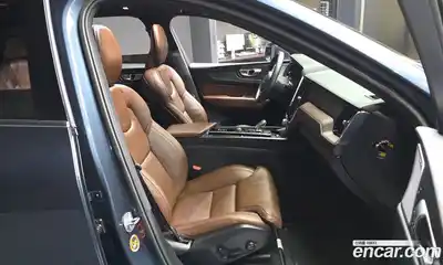 Volvo XC60 2022 2.0 автомат (гидро), миниатюра 11