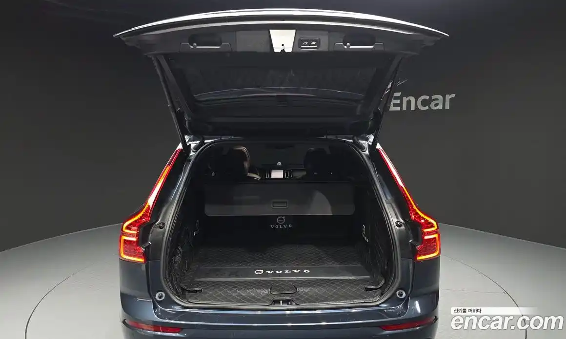 Volvo XC60 2022 2.0 автомат (гидро), фото 20
