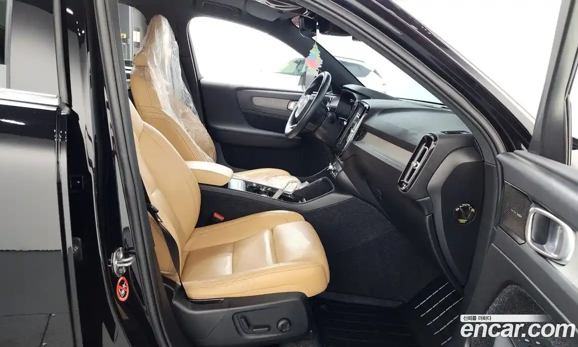 Volvo XC40 2020 2.0 автомат (гидро), фото 15
