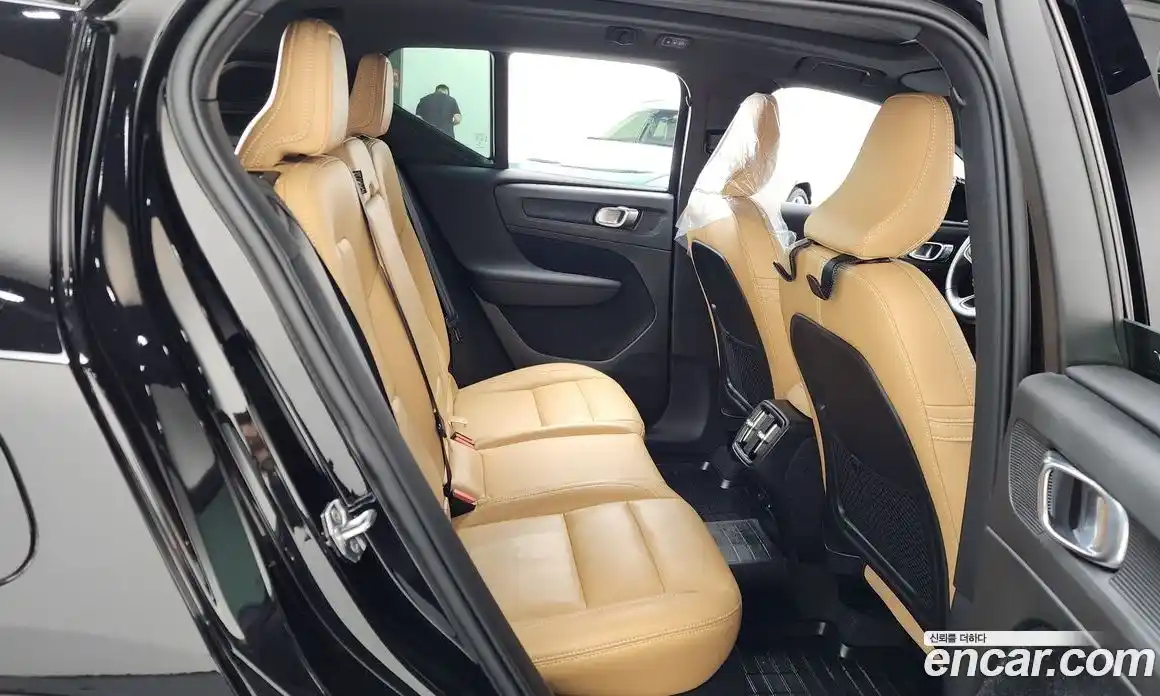 Volvo XC40 2020 2.0 автомат (гидро), фото 16