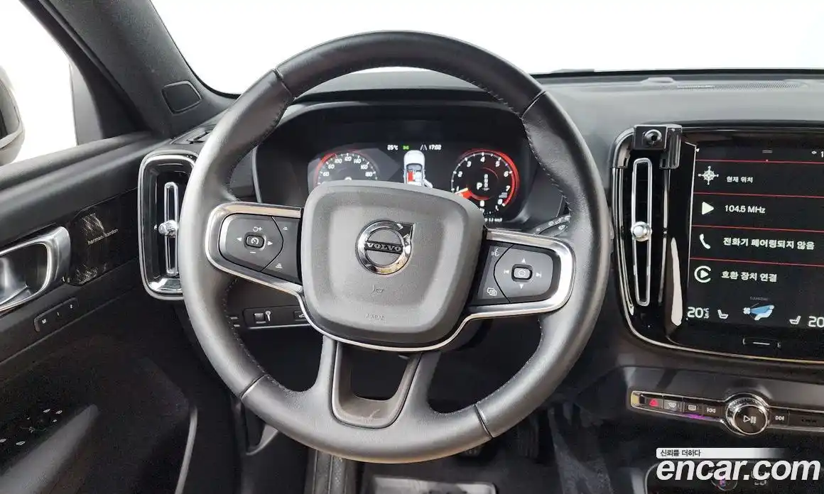 Volvo XC40 2020 2.0 автомат (гидро), фото 19