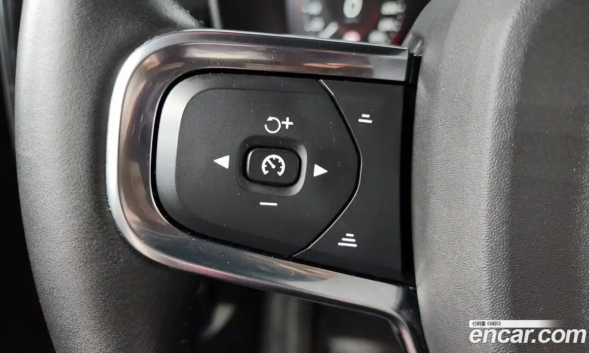 Volvo XC40 2020 2.0 автомат (гидро), фото 30
