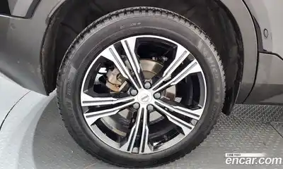Volvo XC40 2020 2.0 автомат (гидро), миниатюра 4