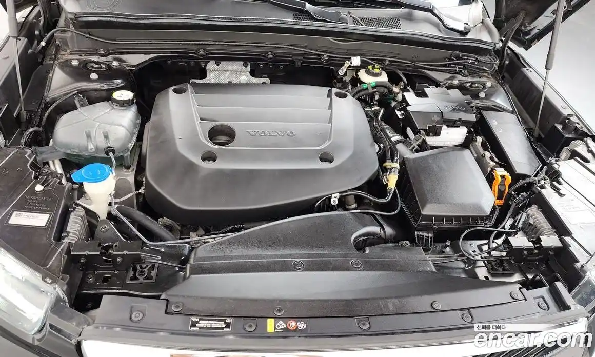 Volvo XC40 2020 2.0 автомат (гидро), фото 5
