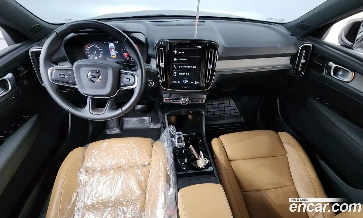 Volvo XC40 2020 2.0 автомат (гидро), фото 9