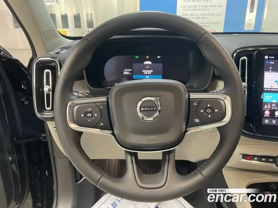 Volvo XC40 2026 2.0 автомат (гидро), фото 12