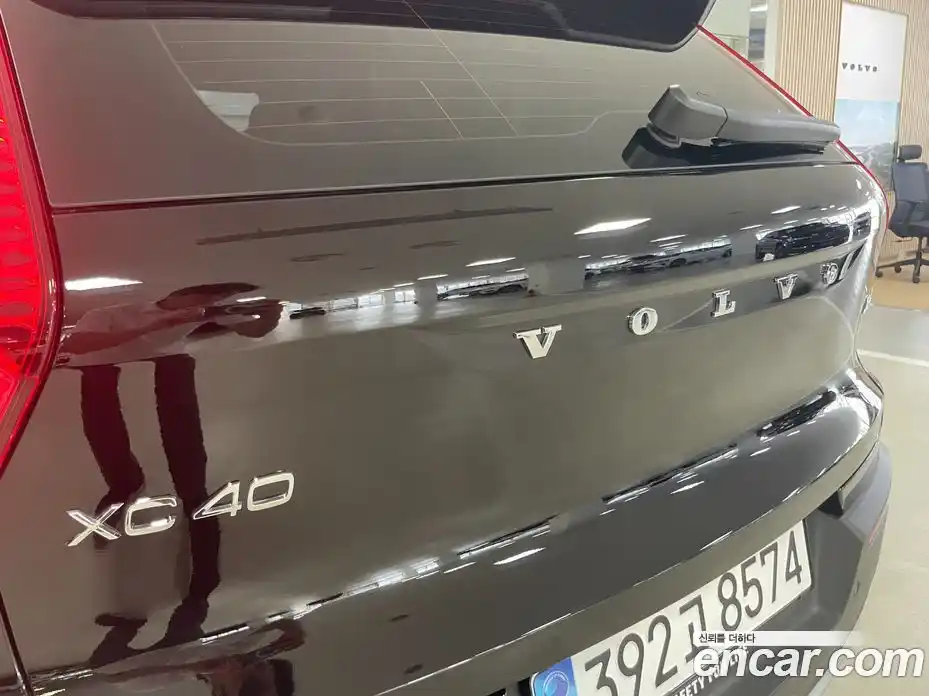 Volvo XC40 2026 2.0 автомат (гидро), фото 15