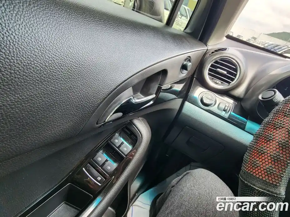 Chevrolet Orlando 2012 2.0 автомат (гидро), фото 12