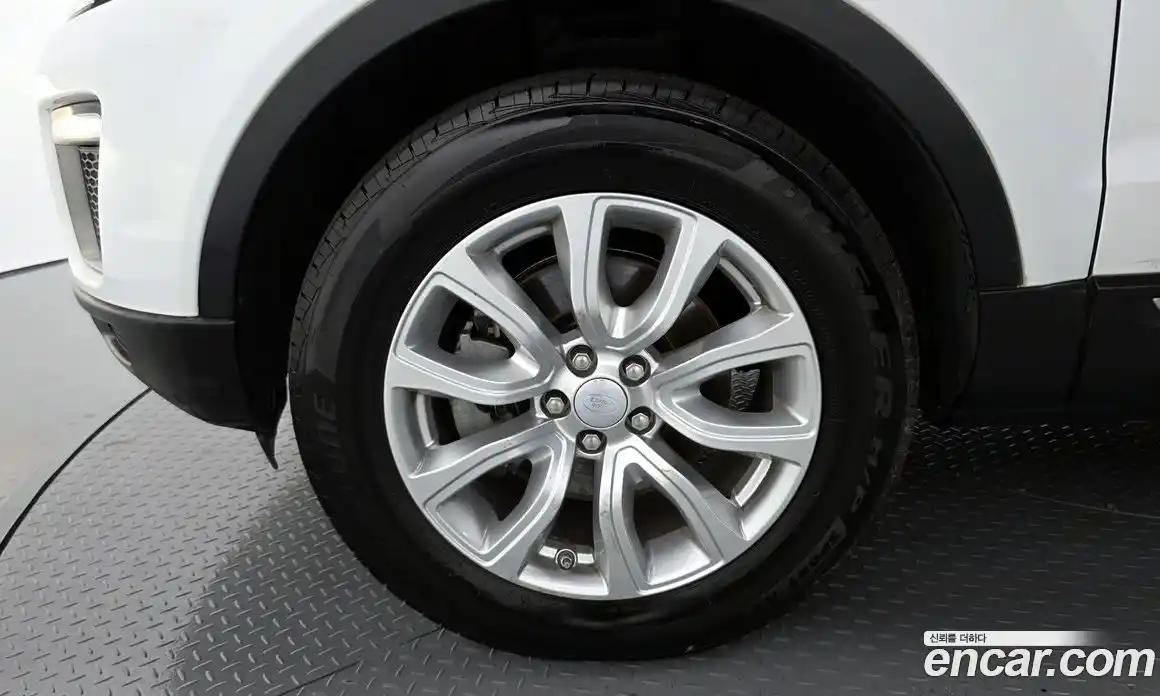 Land Rover Range Rover Evoque 2016 2.0 автомат (гидро), фото 5