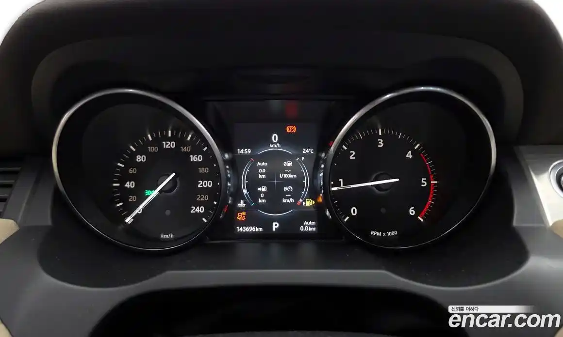 Land Rover Range Rover Evoque 2016 2.0 автомат (гидро), фото 8